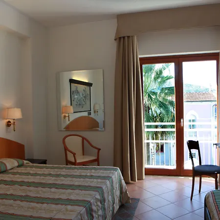 Hotel Caravel