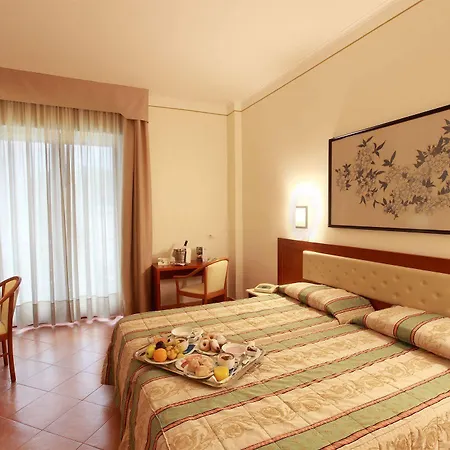 Caravel Hotel