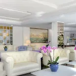 Caravel Otel 4*