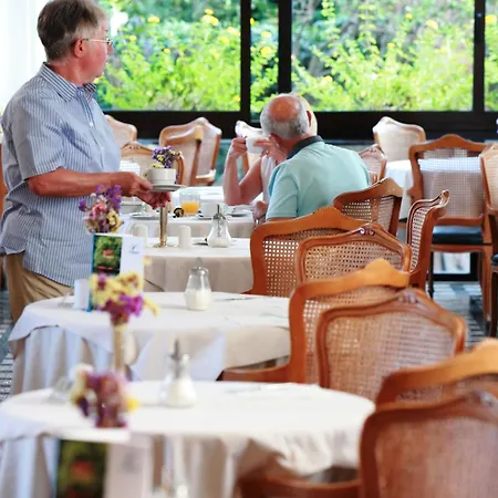 فندق Caravel 4*