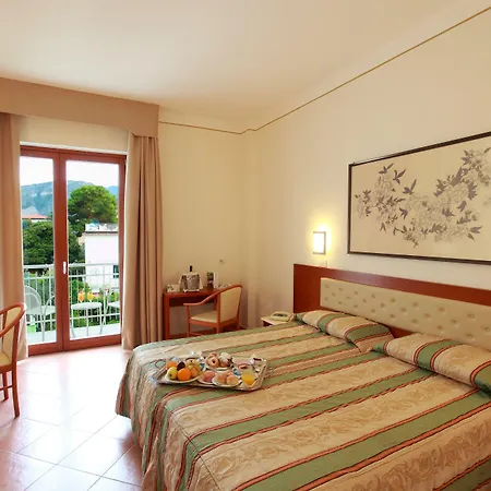 Caravel 4*