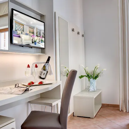 فندق Caravel 4*