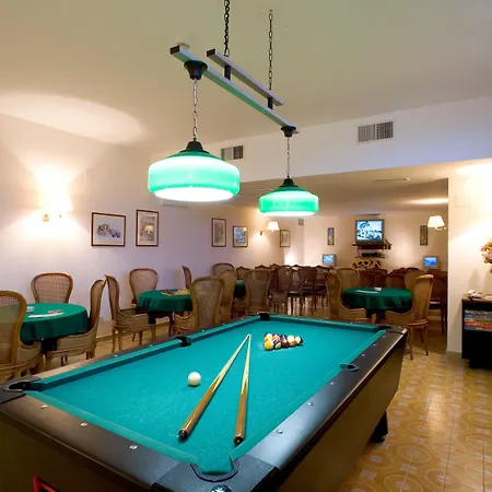 فندق Caravel 4*