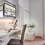Отель Caravel 4*