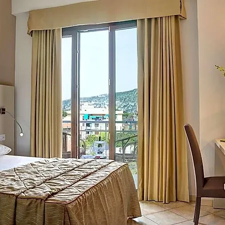 Hotel Caravel 4*