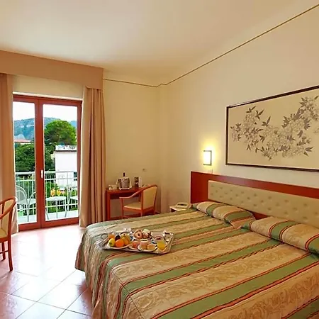 Hotel Caravel 4*