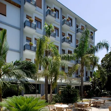 Caravel 4*